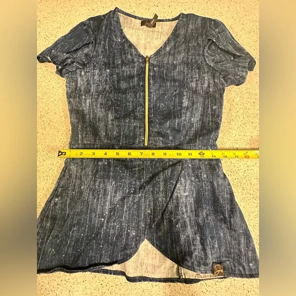 Jaanuu Scrub Set Denim Print Peplum Top Zippers Gold Details XS - Picture 13 of 16